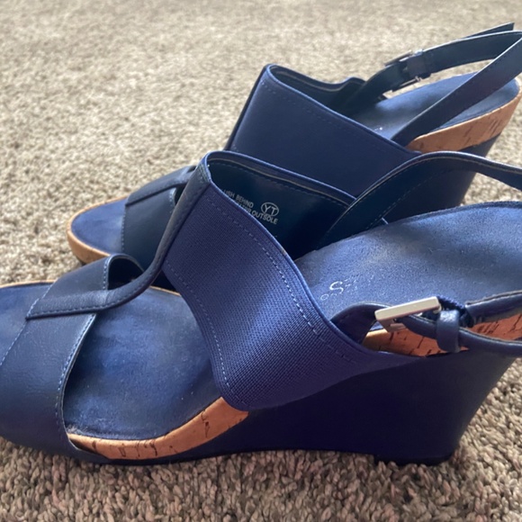 Aerosoles wedge heels - Picture 2 of 3